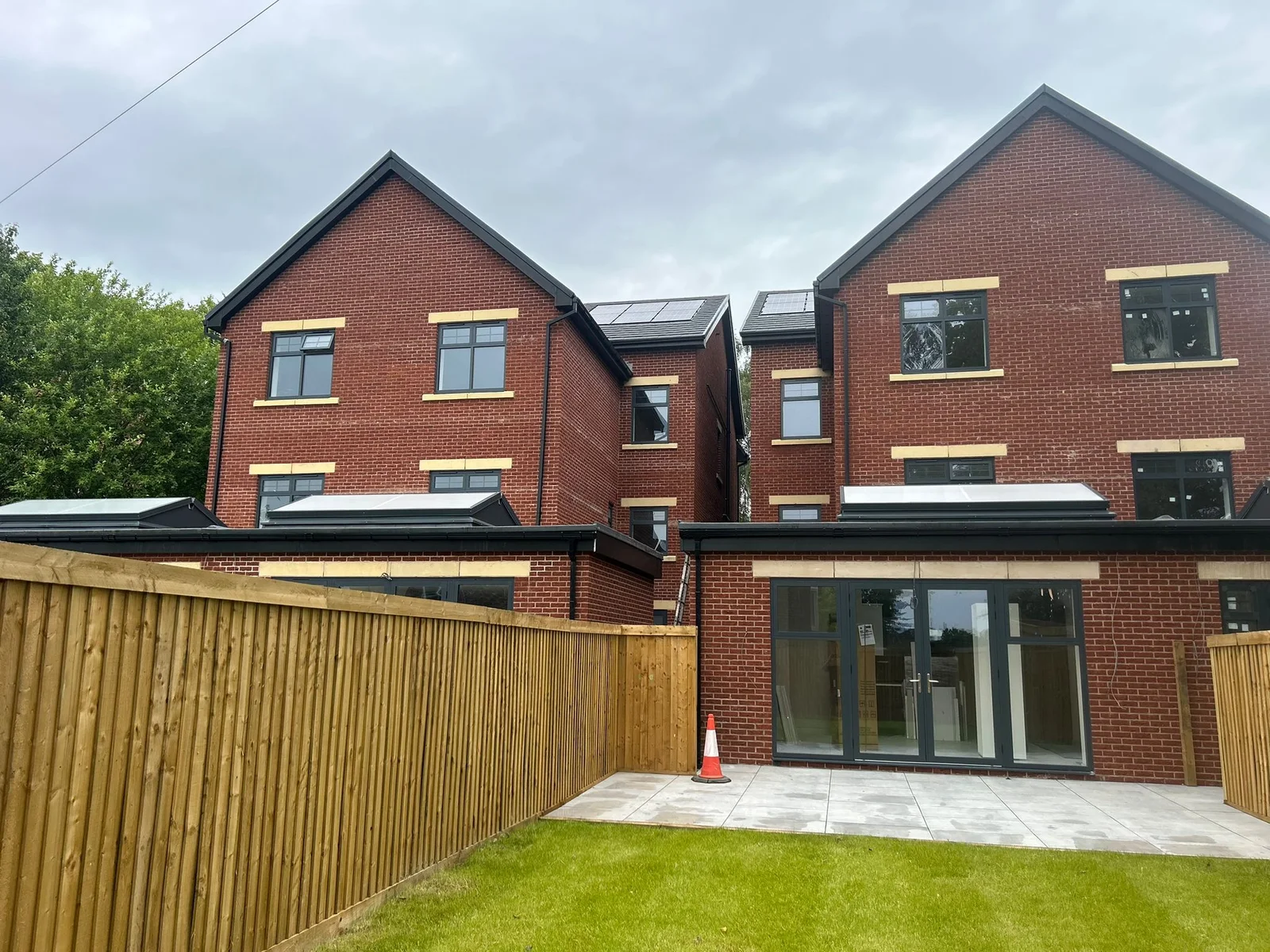 Wrap-around extension with bi-fold doors